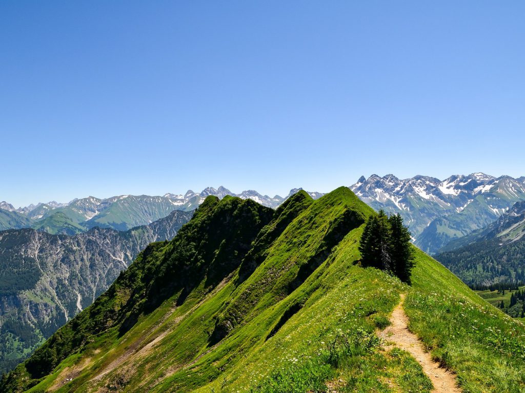 Gipfelweg in den Allgäuer Alpen